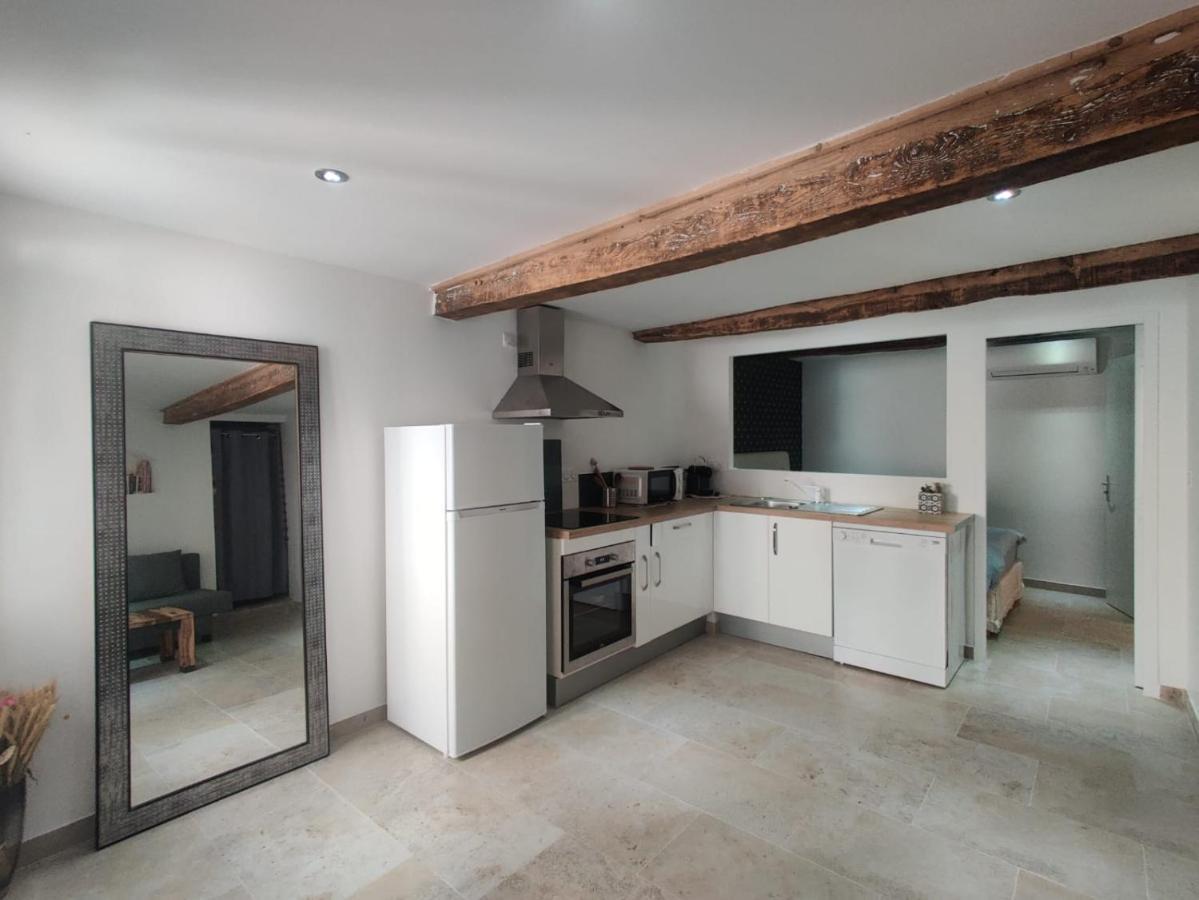 Logement Neuf Centre Du Village Aux Pieds Du Chateau Grimaud Exteriér fotografie