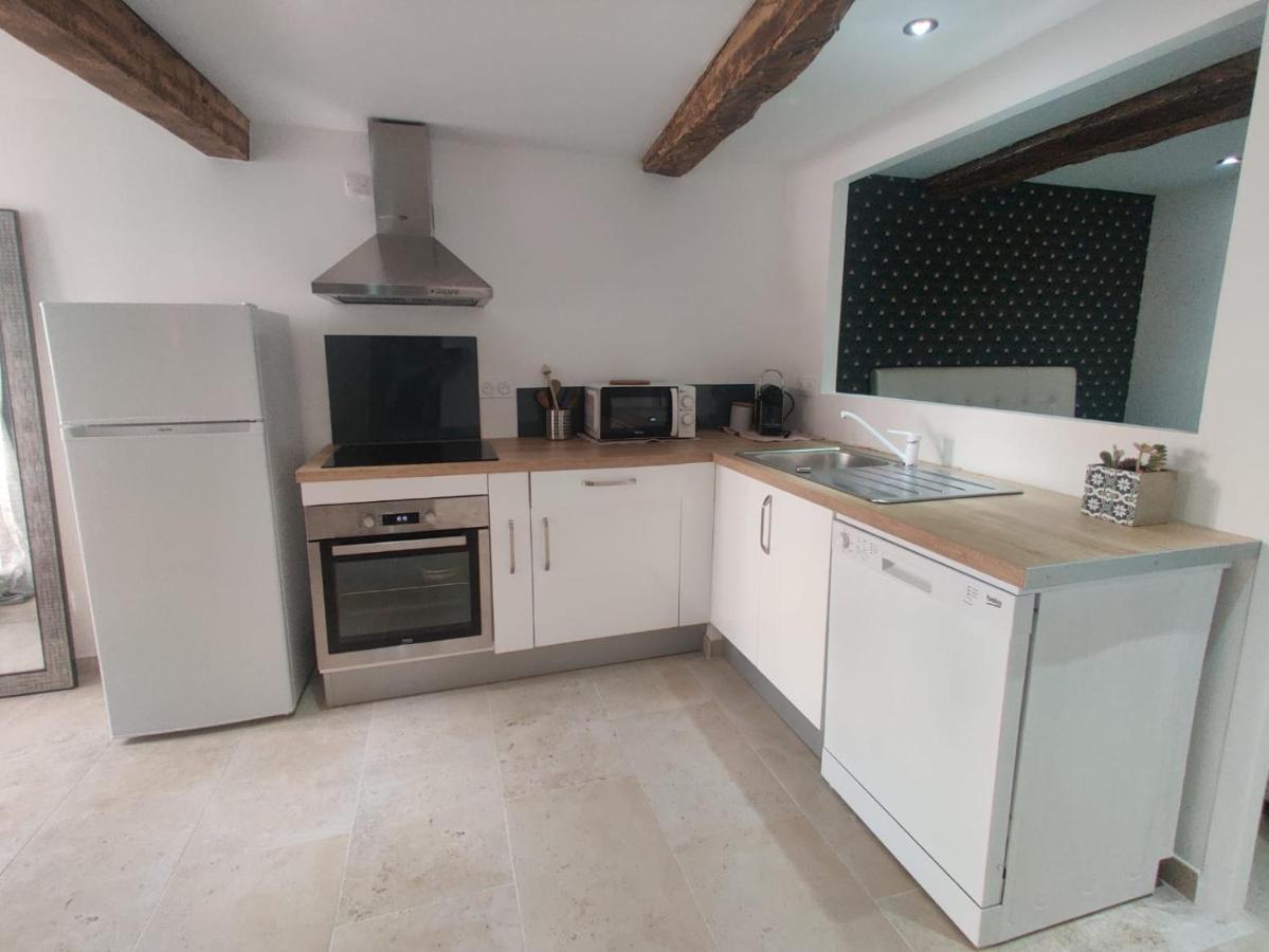Logement Neuf Centre Du Village Aux Pieds Du Chateau Grimaud Exteriér fotografie